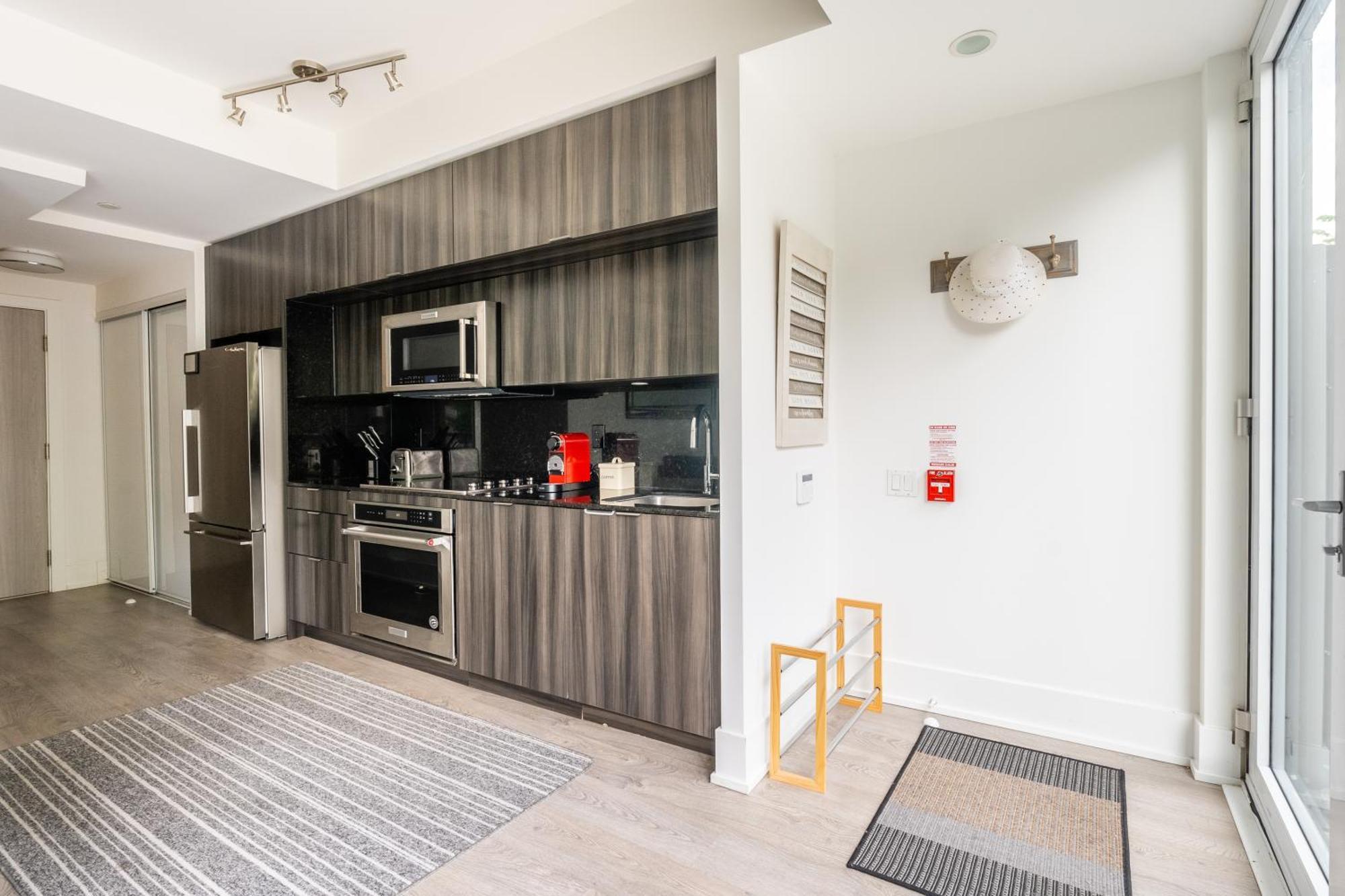 Spacious Corner Apartment Downtown טורונטו מראה חיצוני תמונה