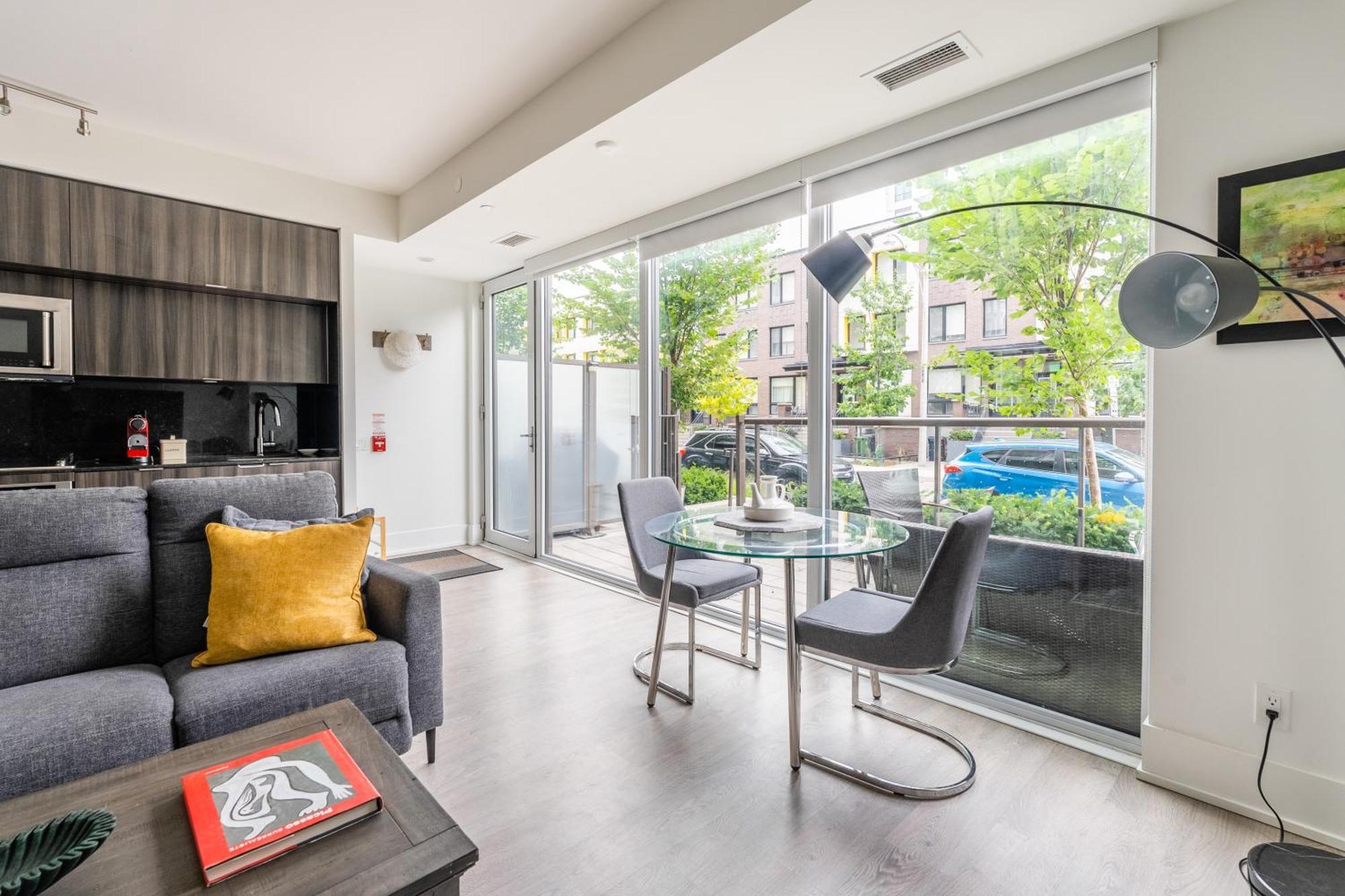 Spacious Corner Apartment Downtown טורונטו מראה חיצוני תמונה