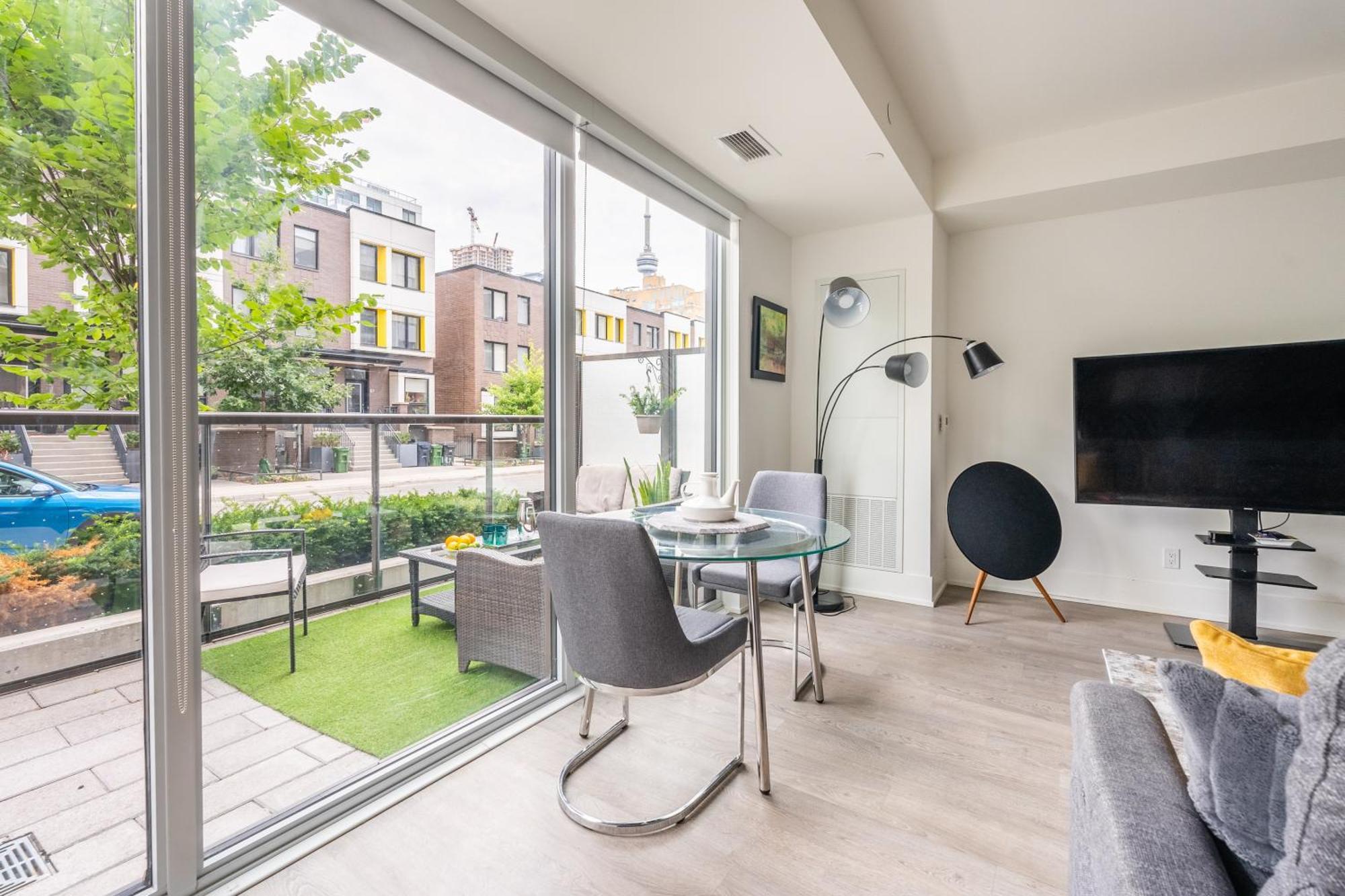 Spacious Corner Apartment Downtown טורונטו מראה חיצוני תמונה