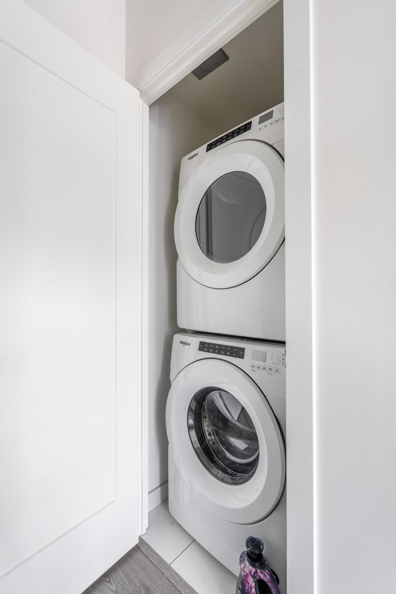 Spacious Corner Apartment Downtown טורונטו מראה חיצוני תמונה