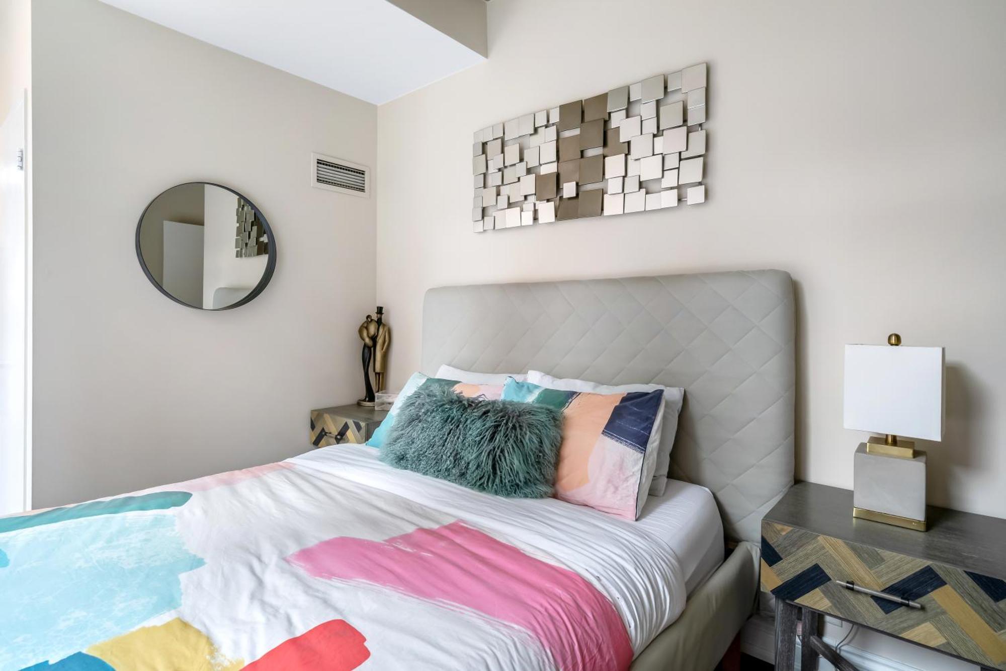 Spacious Corner Apartment Downtown טורונטו מראה חיצוני תמונה