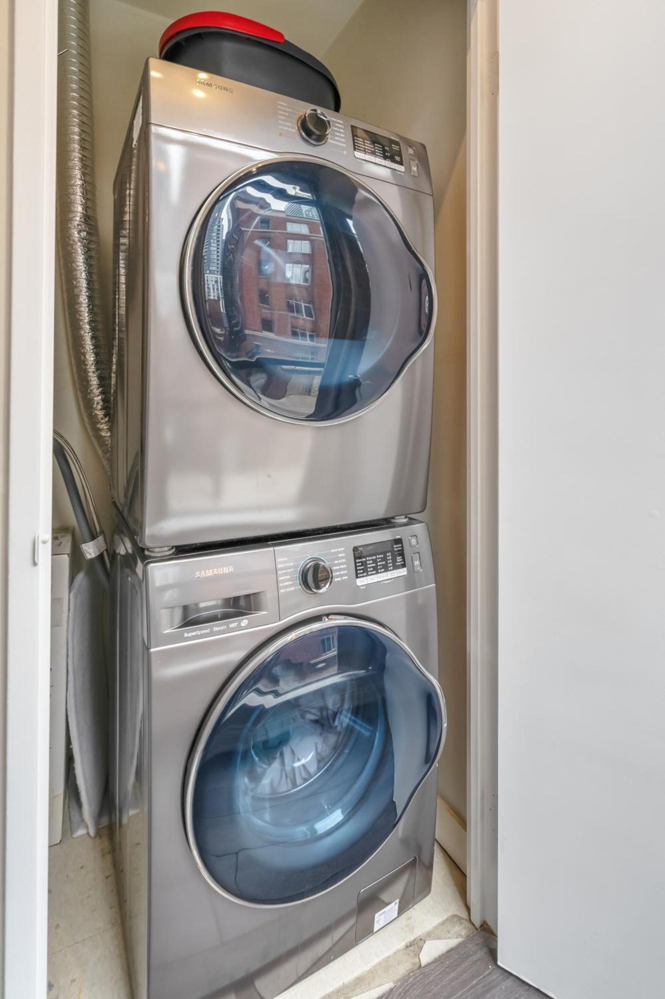 Spacious Corner Apartment Downtown טורונטו מראה חיצוני תמונה